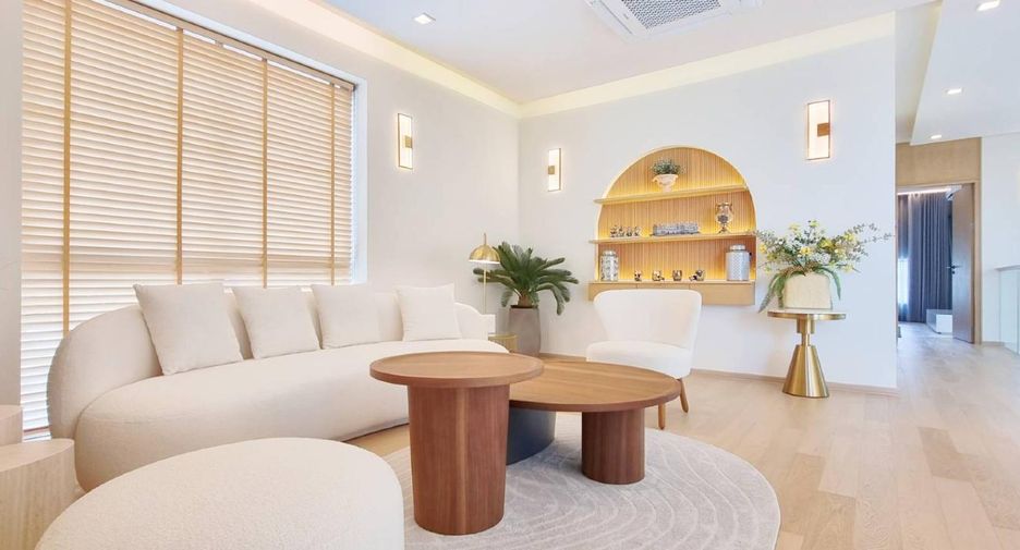 Haus zum Kauf mit 5 Zimmer in Bang Lamung, Chonburi