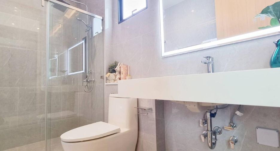 Haus zum Kauf mit 5 Zimmer in Bang Lamung, Chonburi
