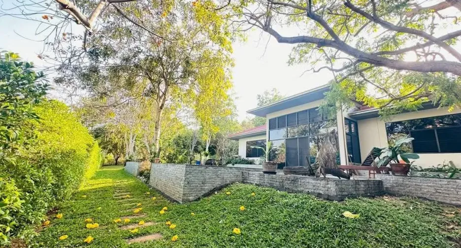 For sale 4 bedrooms villa in Sattahip, Chonburi