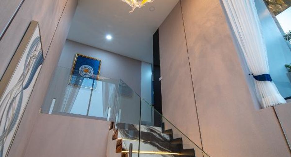 À vendre 5 chambres maison à Bang Lamung, Chonburi
