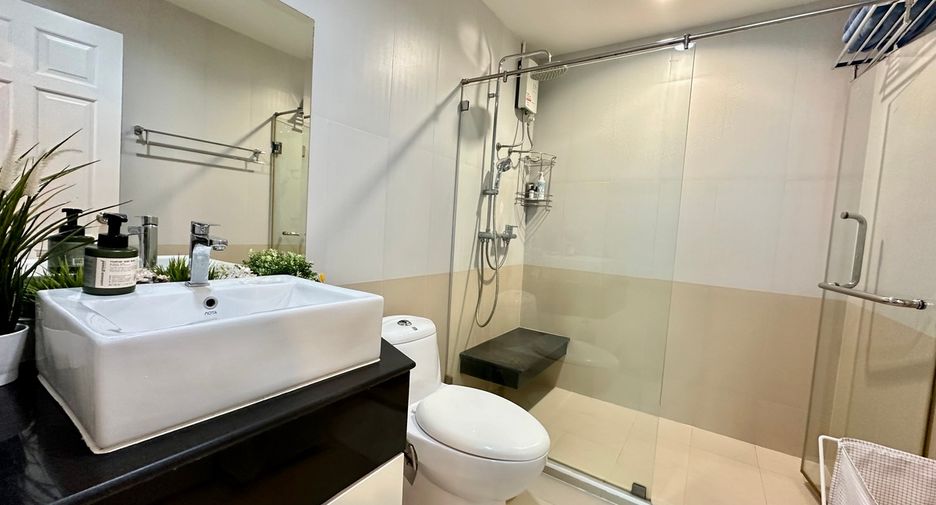 For sale 2 bedrooms condo in Watthana, Bangkok