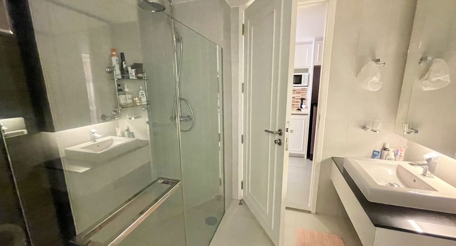 For sale 1 bed condo in Khlong Toei, Bangkok