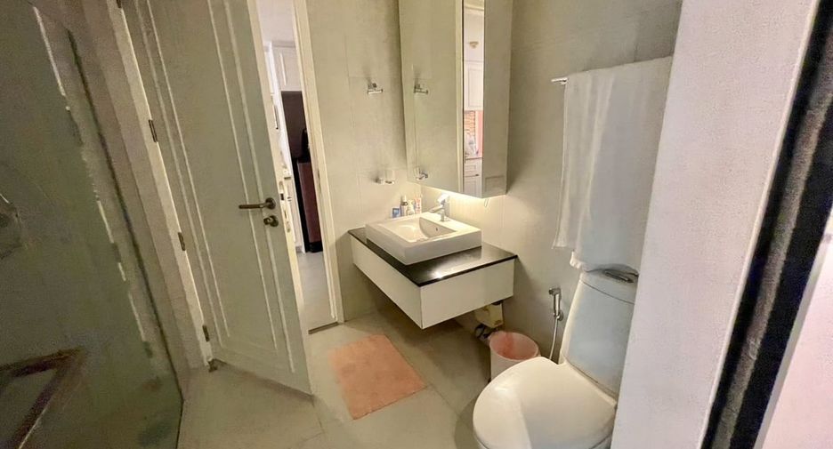 For sale 1 bed condo in Khlong Toei, Bangkok