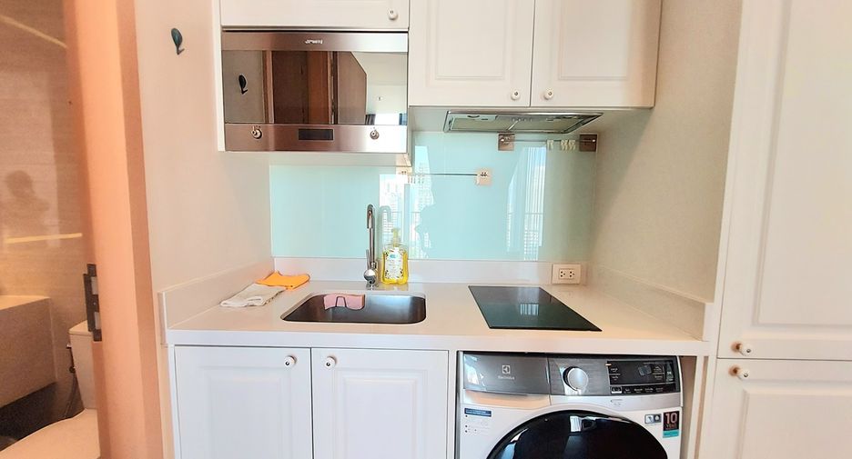 For sale 2 bedrooms condo in Watthana, Bangkok