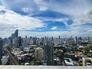 For sale 3 bedrooms condo in Khlong Toei, Bangkok