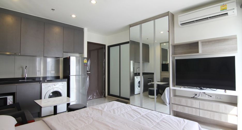 For sale 1 Beds condo in Huai Khwang, Bangkok
