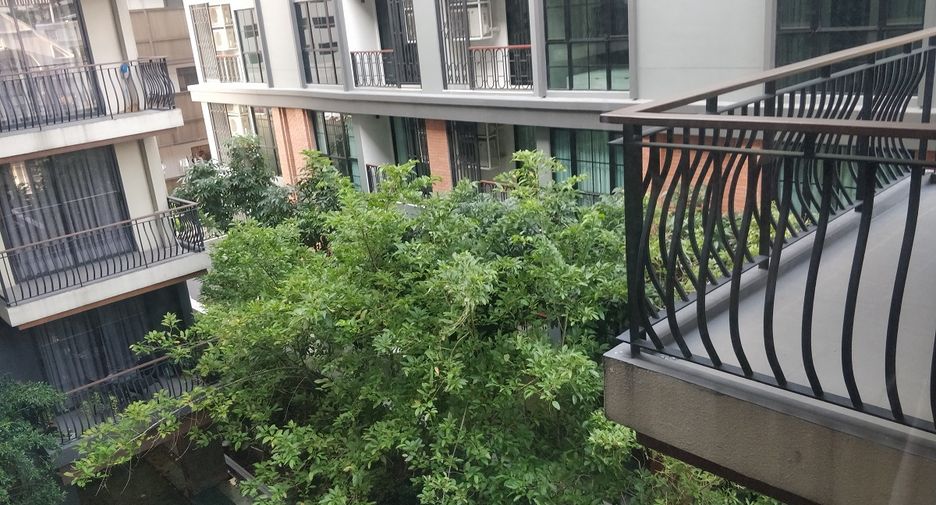 For sale 2 bedrooms condo in Pathum Wan, Bangkok