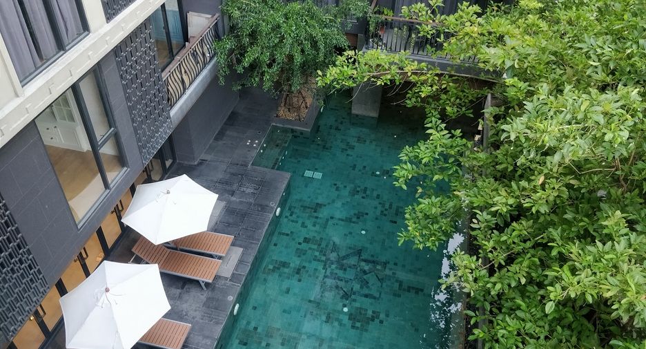 For sale 2 bedrooms condo in Pathum Wan, Bangkok