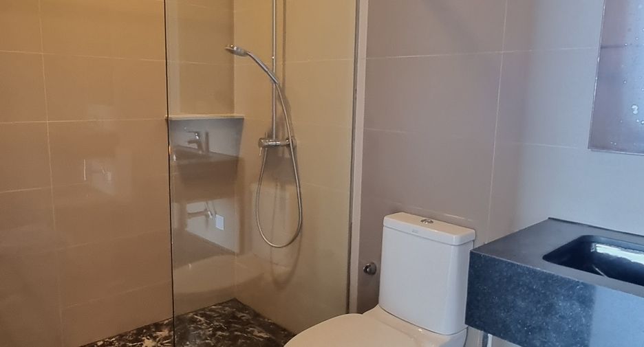 Condo en venta de 2 habitaciones en Khlong Toei, Bangkok