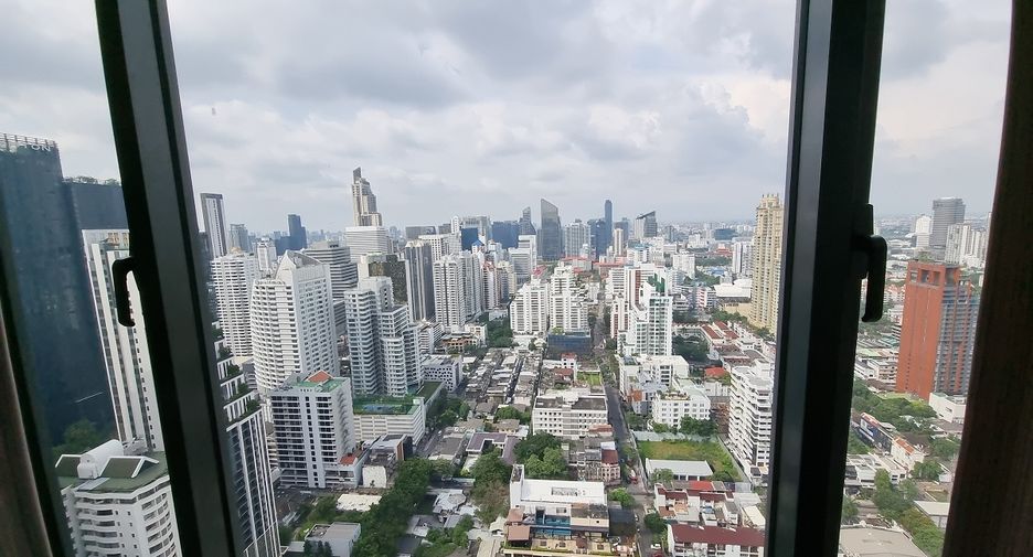 Condo en venta de 2 habitaciones en Khlong Toei, Bangkok