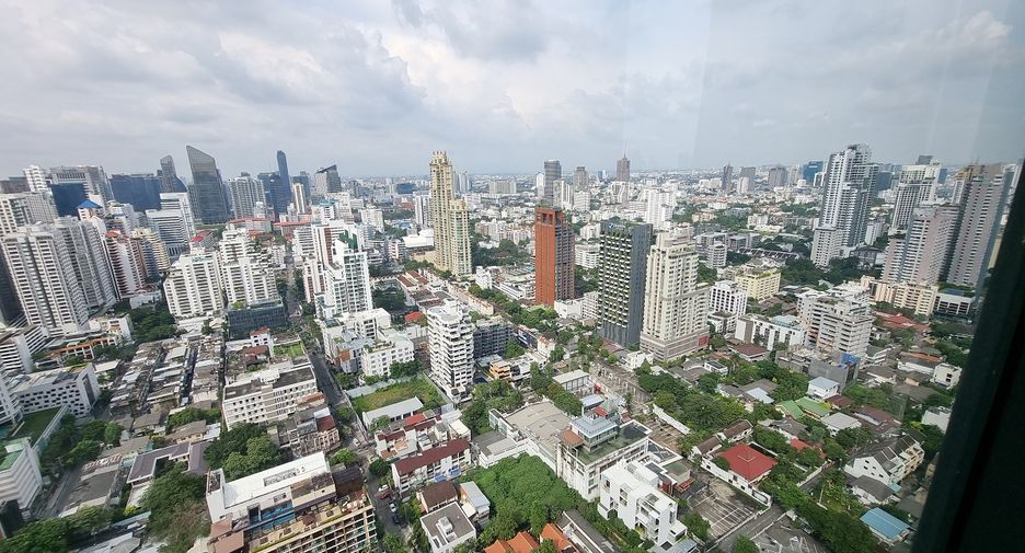 Condo en venta de 2 habitaciones en Khlong Toei, Bangkok