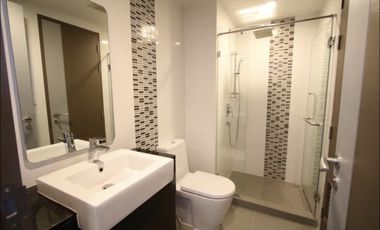 For sale 1 bed condo in Khlong Toei, Bangkok