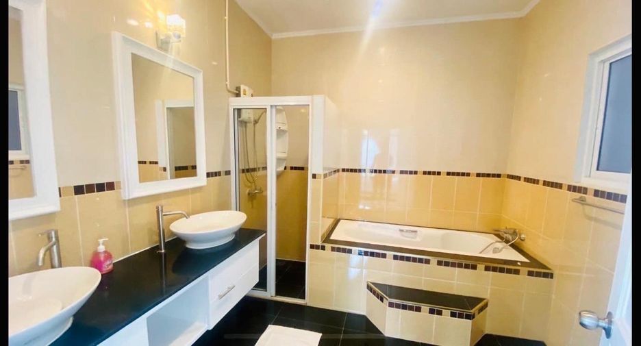 For sale 3 bedrooms house in Bang Lamung, Chonburi