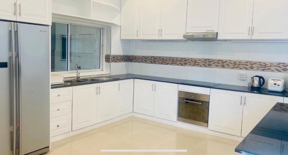 For sale 3 bedrooms house in Bang Lamung, Chonburi