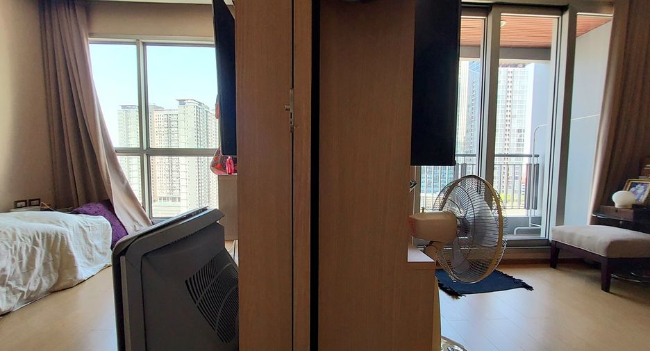 For sale 1 bed condo in Watthana, Bangkok