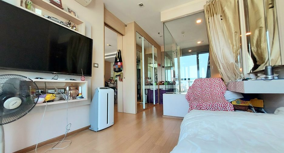 For sale 1 bed condo in Watthana, Bangkok