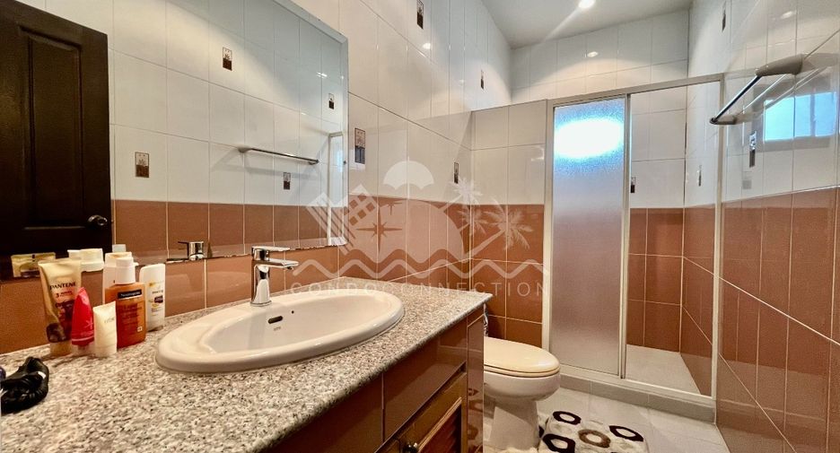 À vendre et à louer 3 chambres maison à Bang Lamung, Chonburi