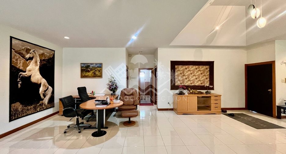 À vendre et à louer 3 chambres maison à Bang Lamung, Chonburi