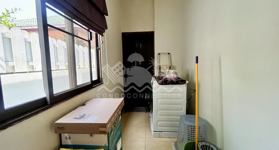 À vendre et à louer 3 chambres maison à Bang Lamung, Chonburi