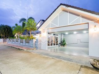 À vendre et à louer 5 chambres maison à Bang Lamung, Chonburi