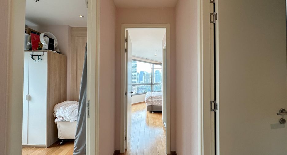 For sale 2 bedrooms condo in Watthana, Bangkok
