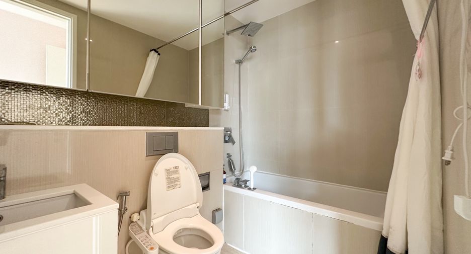 For sale 2 bedrooms condo in Watthana, Bangkok