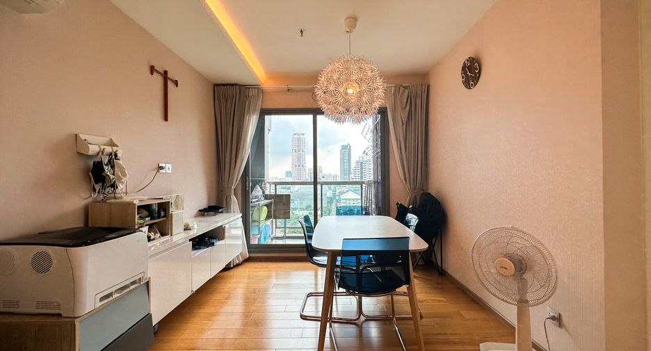 For sale 2 bedrooms condo in Watthana, Bangkok