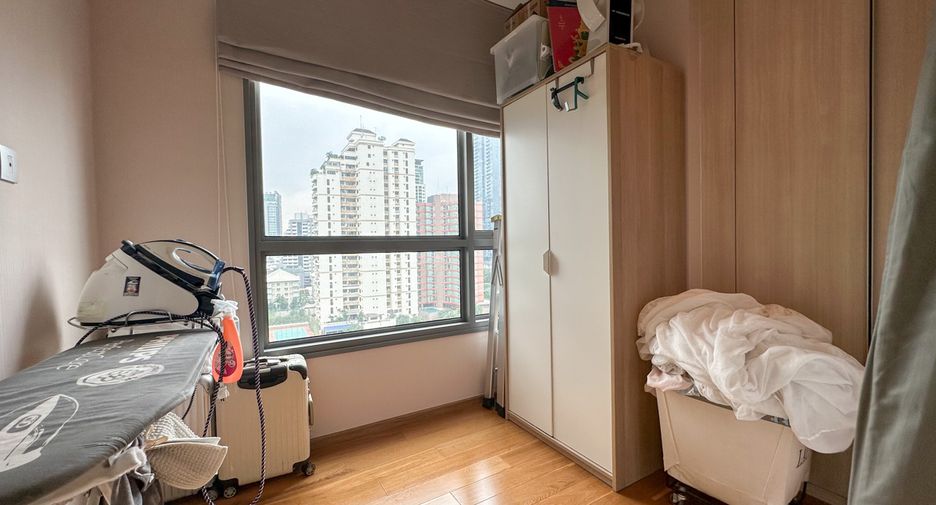For sale 2 bedrooms condo in Watthana, Bangkok