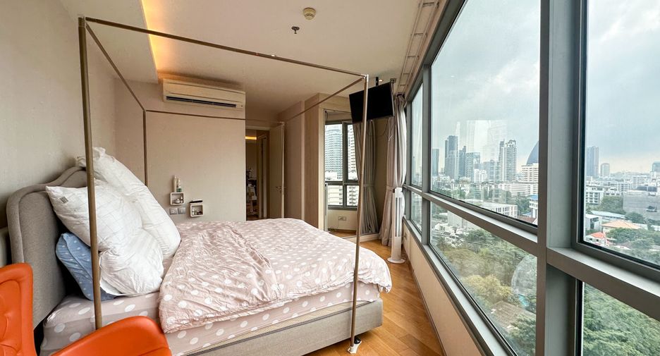 For sale 2 bedrooms condo in Watthana, Bangkok