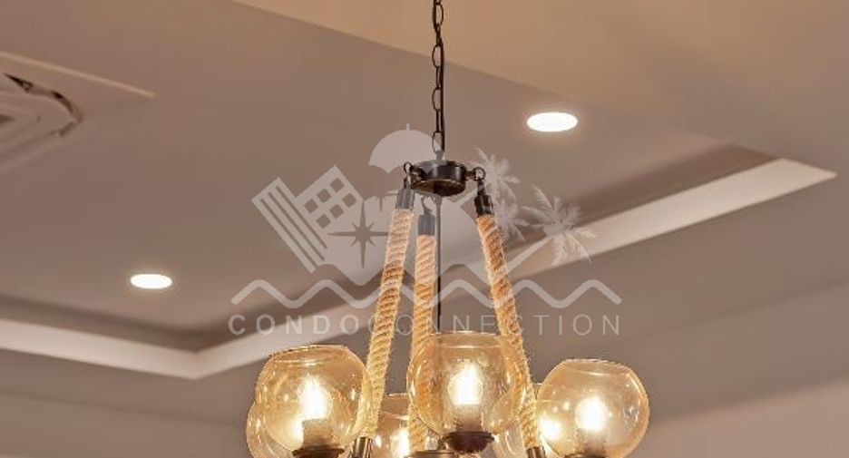 Casa en alquiler de 5 habitaciones en Bang Lamung, Chonburi
