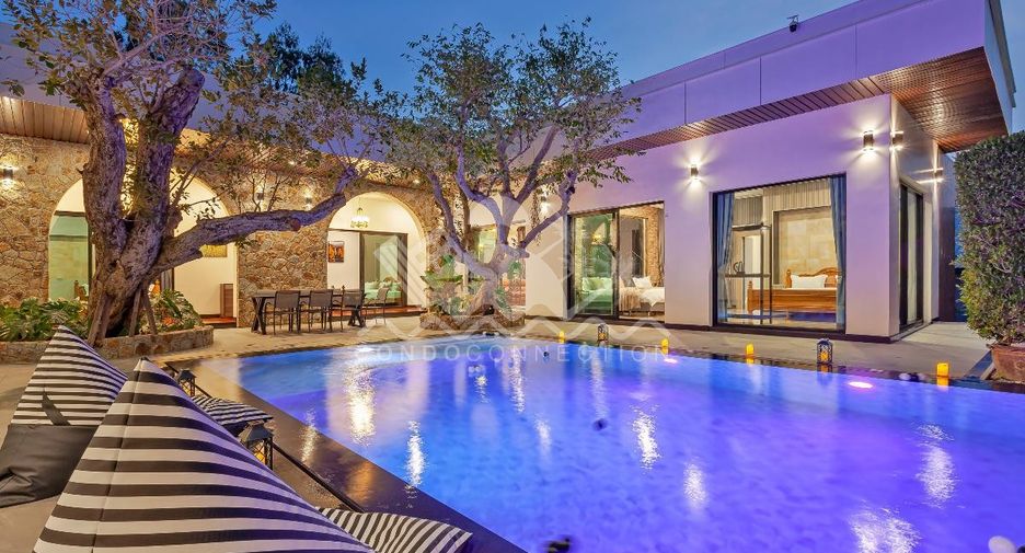 Casa en alquiler de 5 habitaciones en Bang Lamung, Chonburi