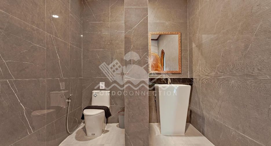 Casa en alquiler de 5 habitaciones en Bang Lamung, Chonburi