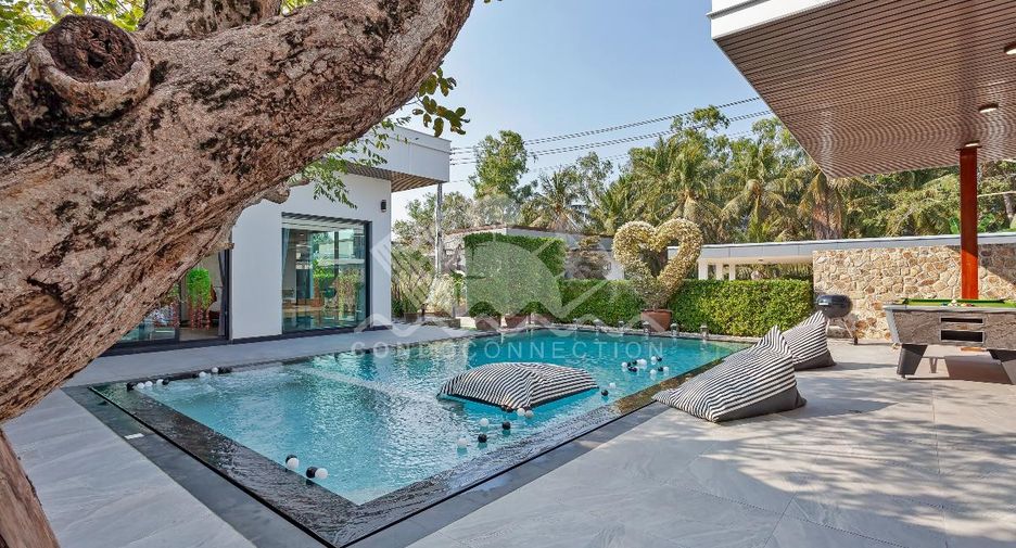 Casa en alquiler de 5 habitaciones en Bang Lamung, Chonburi