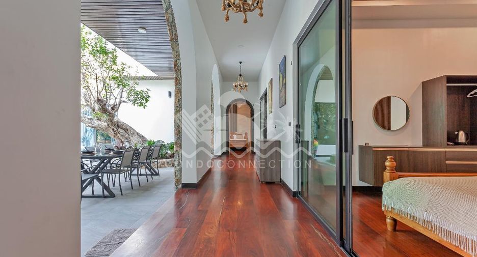 Casa en alquiler de 5 habitaciones en Bang Lamung, Chonburi