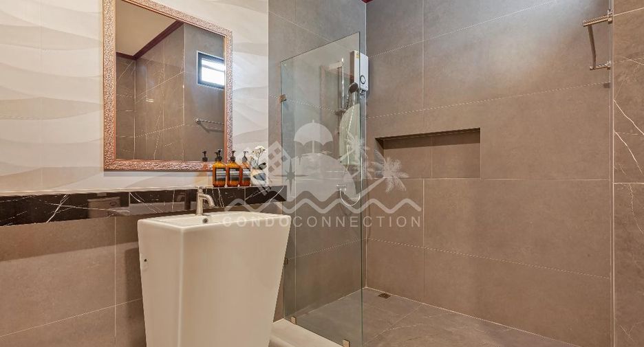 Casa en alquiler de 5 habitaciones en Bang Lamung, Chonburi