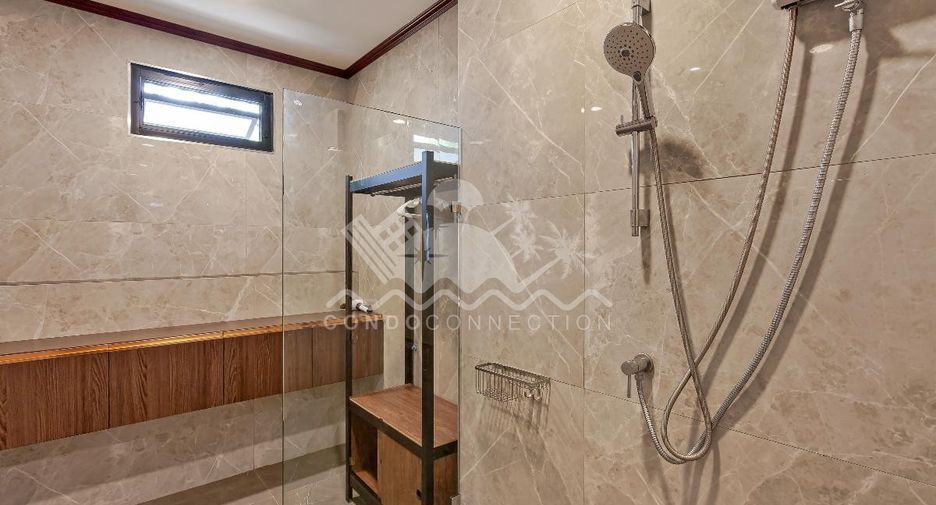 Casa en alquiler de 5 habitaciones en Bang Lamung, Chonburi