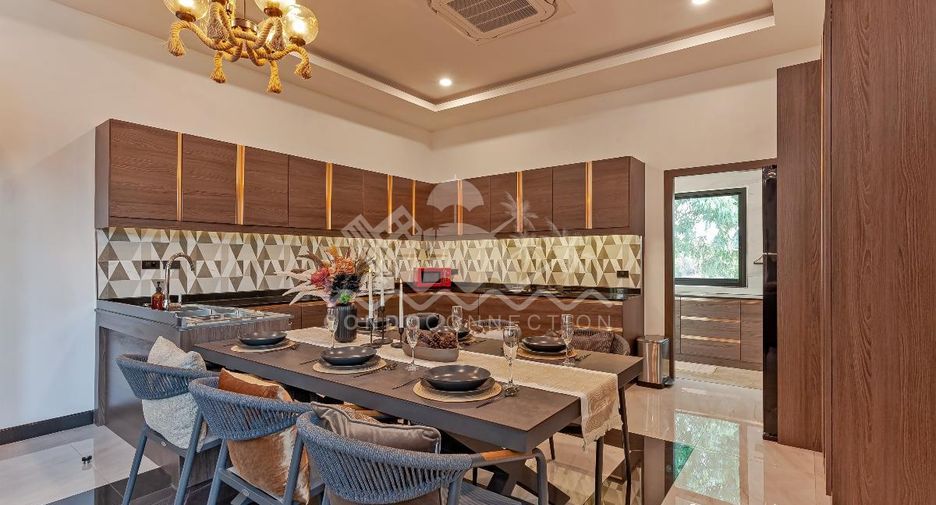 Casa en alquiler de 5 habitaciones en Bang Lamung, Chonburi