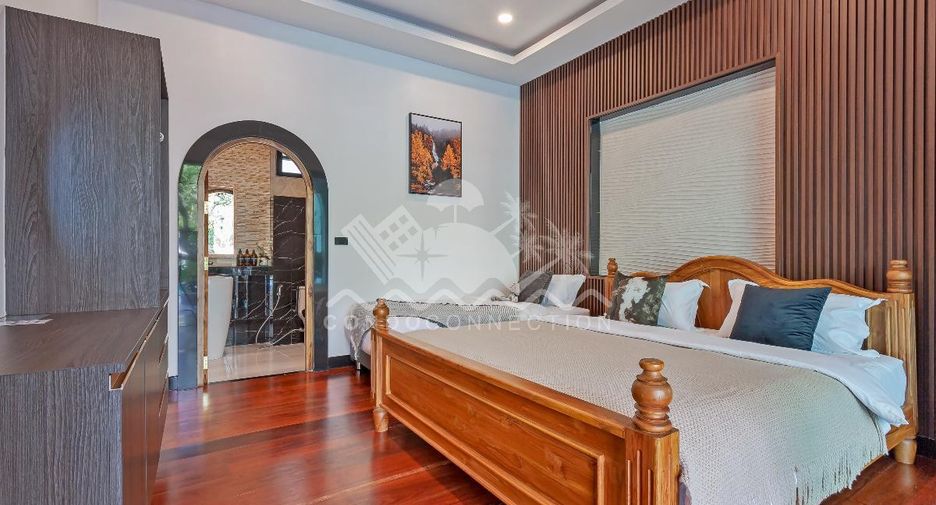 Casa en alquiler de 5 habitaciones en Bang Lamung, Chonburi
