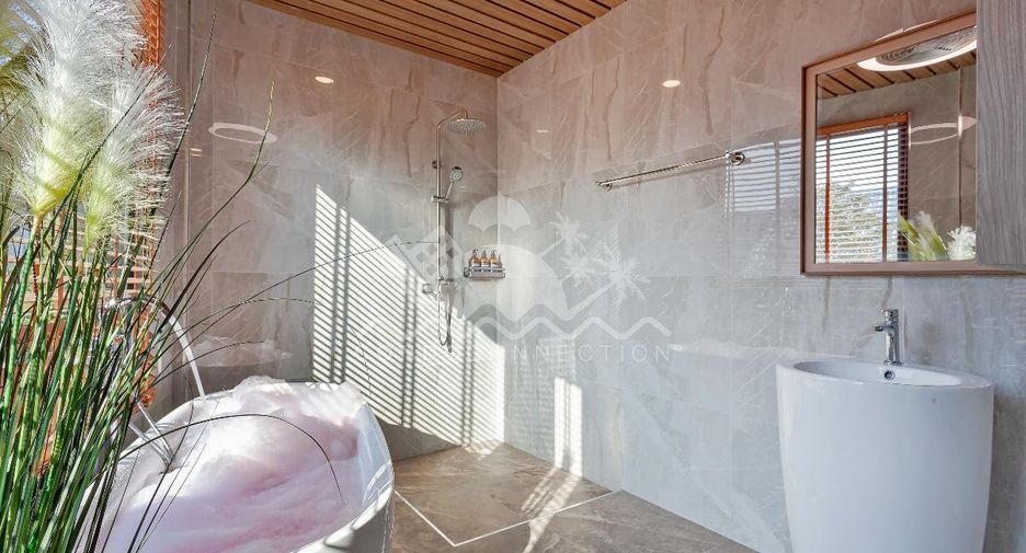Casa en alquiler de 5 habitaciones en Bang Lamung, Chonburi