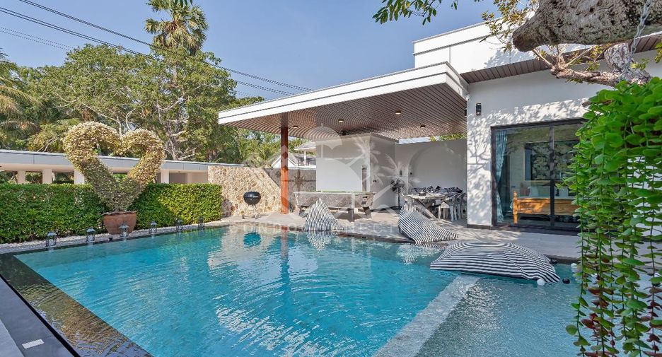 Casa en alquiler de 5 habitaciones en Bang Lamung, Chonburi