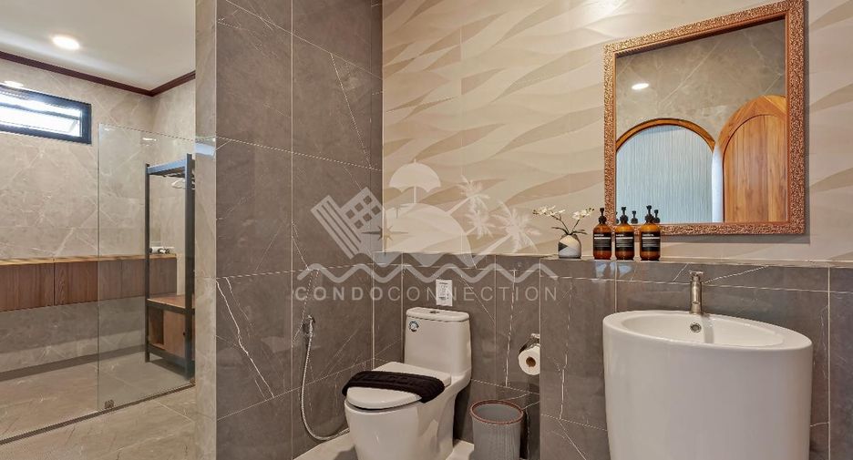 Casa en alquiler de 5 habitaciones en Bang Lamung, Chonburi