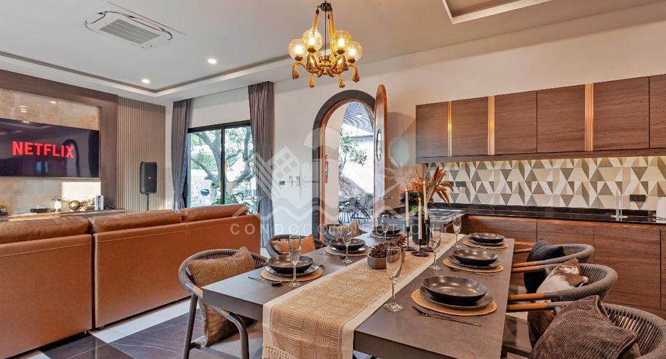 Casa en alquiler de 5 habitaciones en Bang Lamung, Chonburi