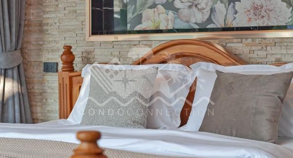 Casa en alquiler de 5 habitaciones en Bang Lamung, Chonburi