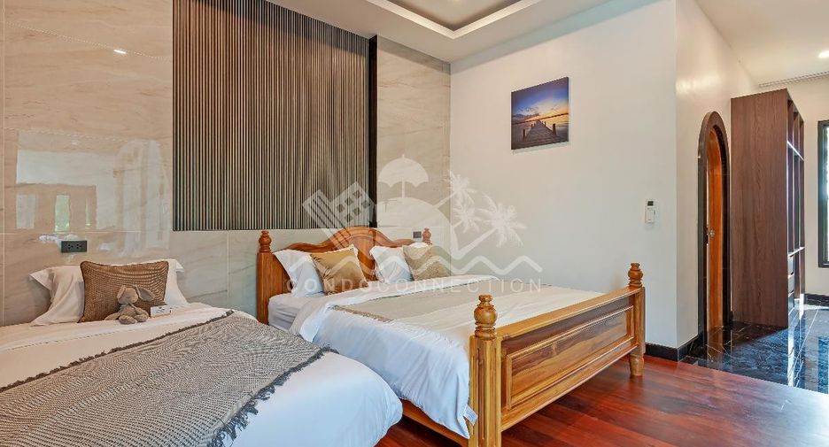 Casa en alquiler de 5 habitaciones en Bang Lamung, Chonburi
