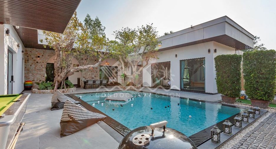 Casa en alquiler de 5 habitaciones en Bang Lamung, Chonburi