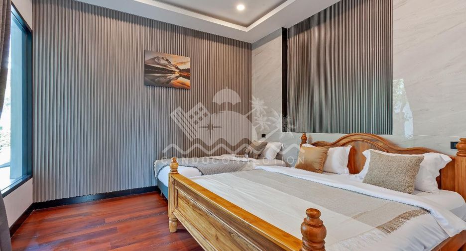Casa en alquiler de 5 habitaciones en Bang Lamung, Chonburi