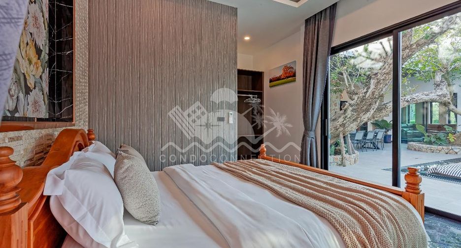 Casa en alquiler de 5 habitaciones en Bang Lamung, Chonburi
