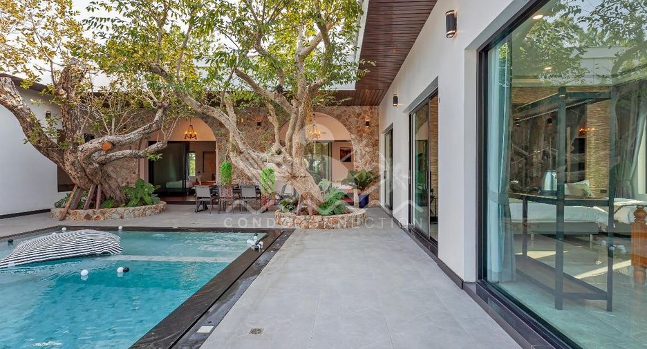 Casa en alquiler de 5 habitaciones en Bang Lamung, Chonburi