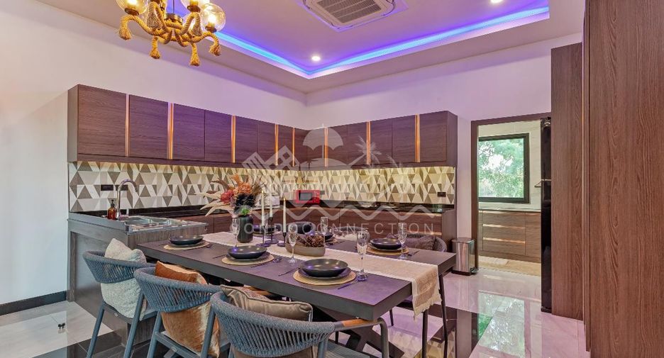 Casa en alquiler de 5 habitaciones en Bang Lamung, Chonburi