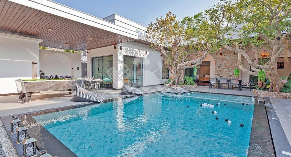 Casa en alquiler de 5 habitaciones en Bang Lamung, Chonburi